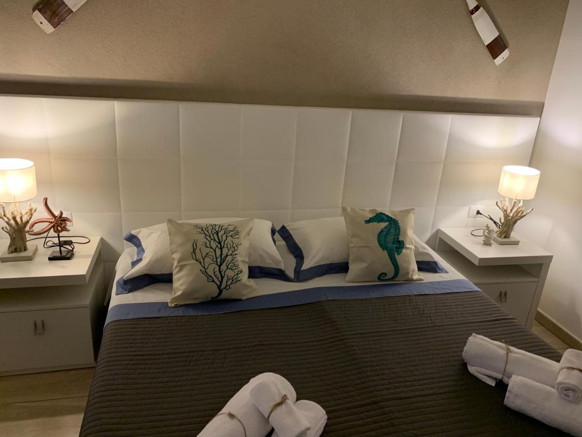 Aquarama Rooms & Apartments Torre Squillace Екстер'єр фото