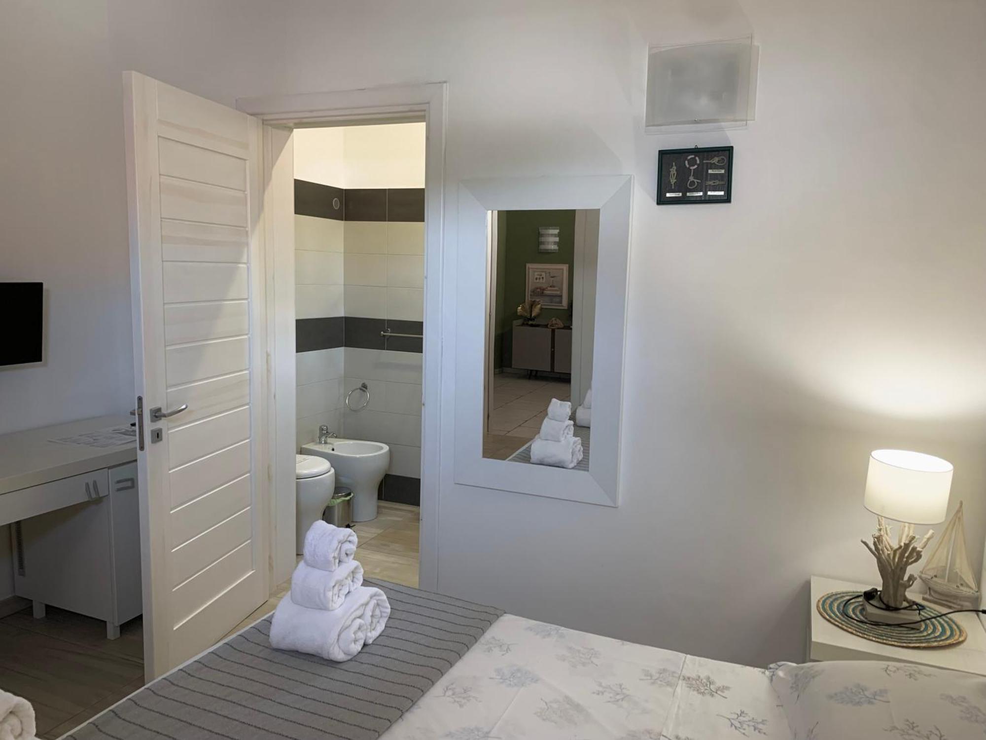 Aquarama Rooms & Apartments Torre Squillace Екстер'єр фото