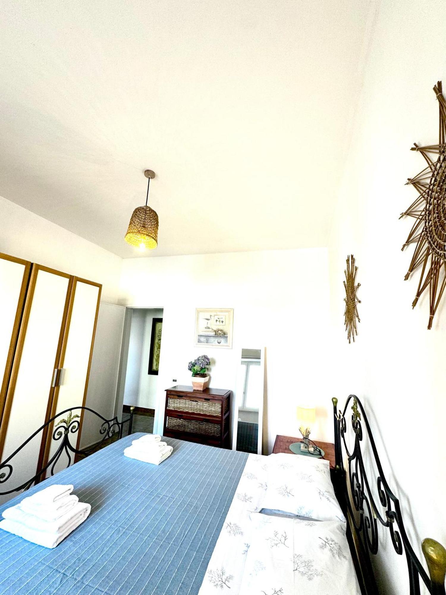 Aquarama Rooms & Apartments Torre Squillace Екстер'єр фото